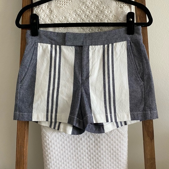 NWOT Vince dark blue & white cotton color block striped shorts - Picture 1 of 5